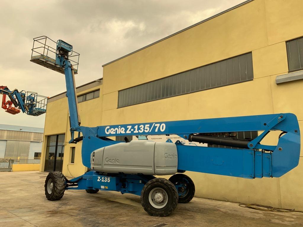 Centro Elevatori SRL - veículos a venda undefined: foto 16