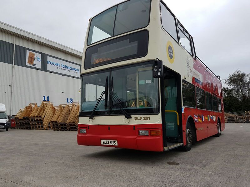 USED COACH SALES LTD - veículos a venda undefined: foto 12