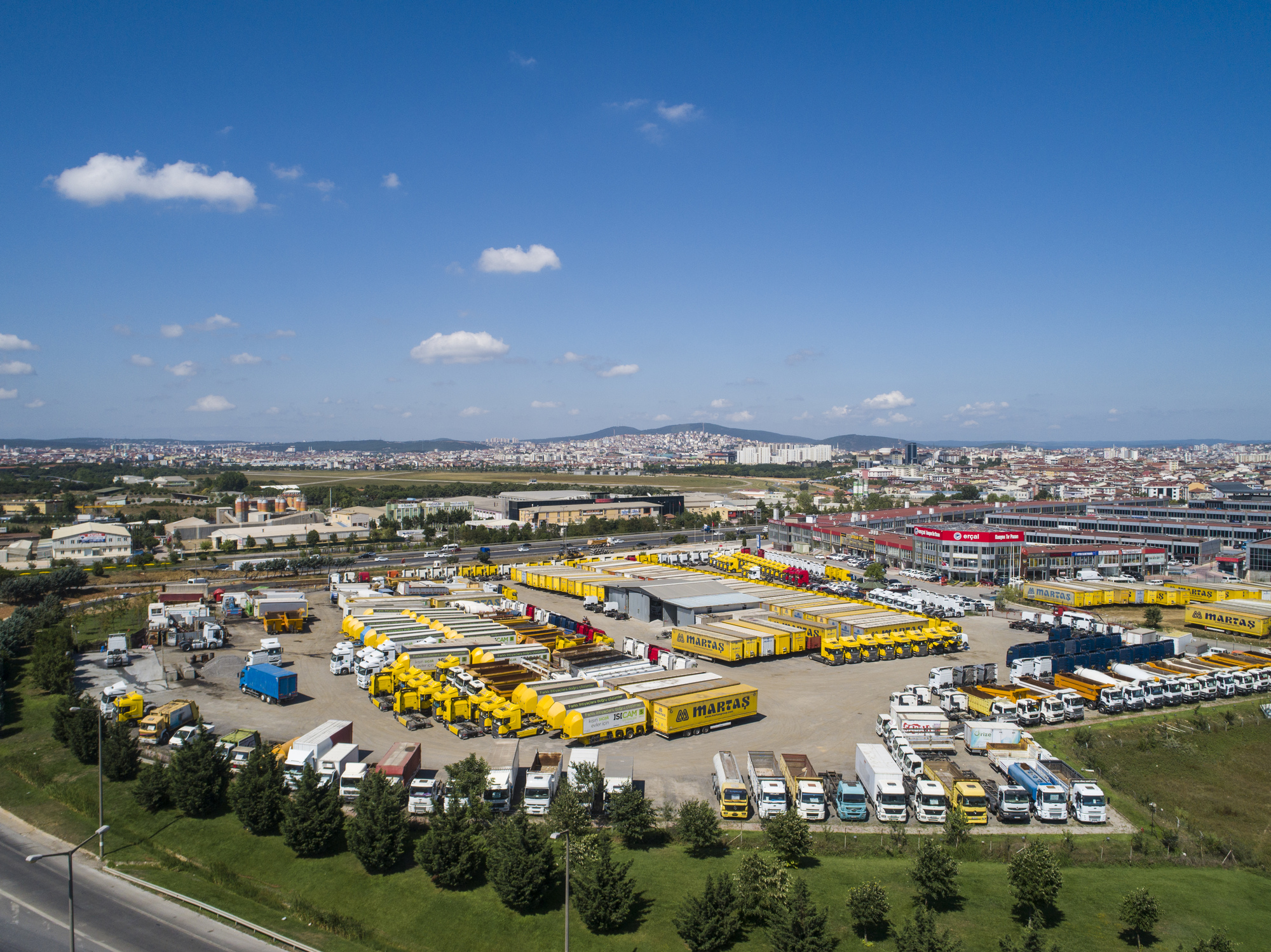 ERCAL TRUCKS - Máquinas de construção - Ano: 2011, 8x4, 4-eixo undefined: foto 1