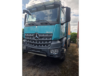 Camião de transporte de madeira MERCEDES-BENZ Arocs 2651
