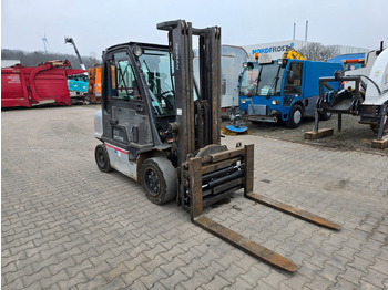 Empilhadeira a diesel NISSAN