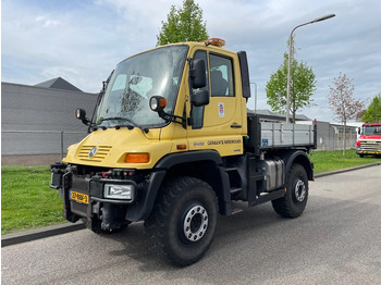 Camião basculante UNIMOG U400