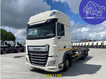 Camião transportador de contêineres/ Caixa móvel DAF XF 480