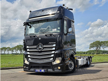 Camião transportador de contêineres/ Caixa móvel MERCEDES-BENZ Actros 2540