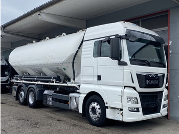 Caminhão limpa fossa MAN TGX 26.440