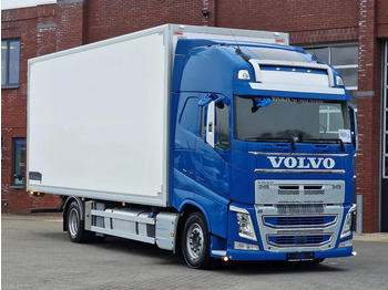 Camião furgão VOLVO FH13 460