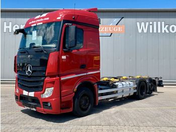 Camião transportador de contêineres/ Caixa móvel MERCEDES-BENZ Actros 2546