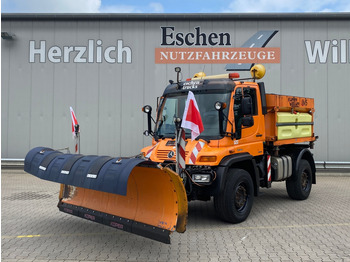 Veículo limpa-neves UNIMOG U500