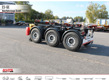 Semi-reboque transportador de contêineres/ Caixa móvel KRONE