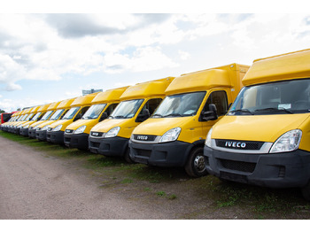 Carrinha de contentor IVECO Daily 35s11