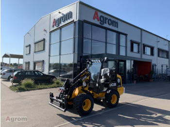 Carregadora articulada JCB