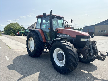 Trator New Holland M135: foto 3