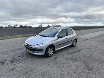 Automóvel PEUGEOT