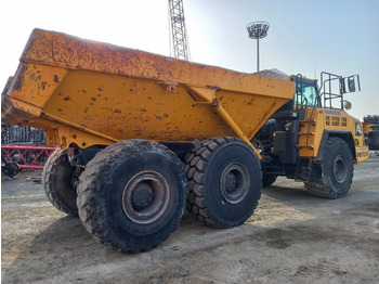 Caminhão articulado Komatsu HM400-3R (4 pcs available in Abu Dhabi): foto 3