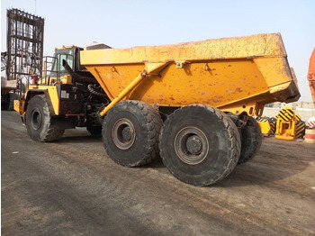 Caminhão articulado Komatsu HM400-3R (4 pcs available in Abu Dhabi): foto 2