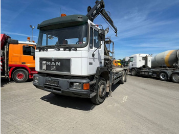 Camião grua MAN F2000
