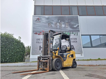 Empilhadeira a gás CATERPILLAR GP