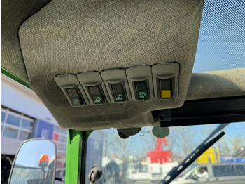 Trator municipal John Deere 3520 Kommunaltrak. Frontkraftheber Kuppeldreieck: foto 4