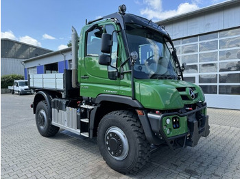 Camião basculante UNIMOG