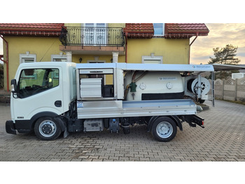 Caminhão limpa fossa NISSAN