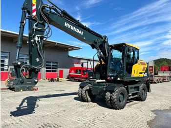 Escavadeira de rodas HYUNDAI