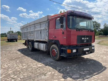 Camião de caixa aberta/ Plataforma MAN 25.422