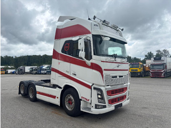Tractor VOLVO FH16 750