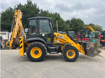 Retroescavadeira JCB 3CX