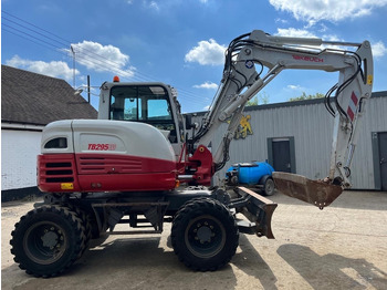 Escavadeira de rodas TAKEUCHI