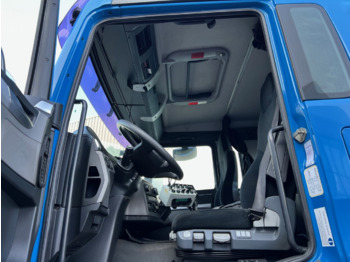 Fotografia de interior 1: Camião basculante MAN TGS 18.360 4X4 BL TGS 18.360 4X4 BL, Hinterkipper, hydr. Heckklappe, Winterdienstausstattung