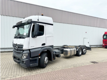 Camião chassi MERCEDES-BENZ Actros 2545