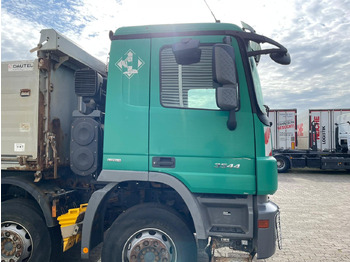 Leasing de Mercedes-Benz Actros MP III 3544/8x4/4 Actros MP III 3544/8x4/4, 3 Pedale Mercedes-Benz Actros MP III 3544/8x4/4 Actros MP III 3544/8x4/4, 3 Pedale: foto 2