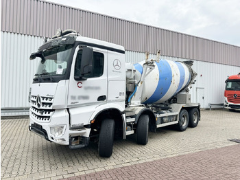 Camião betoneira LIEBHERR