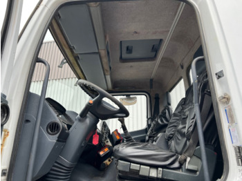 Fotografia de interior 1: Camião chassi Mercedes-Benz Atego 2628 K 6x4 Atego 2628 K 6x4, 6-Zylinder