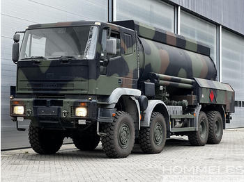 Caminhão tanque IVECO