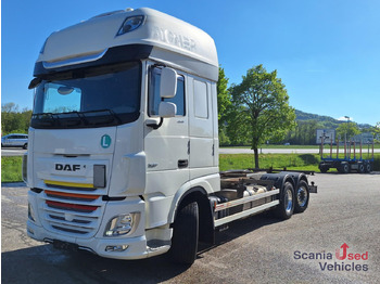 Camião transportador de contêineres/ Caixa móvel DAF XF 480