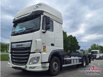 Camião transportador de contêineres/ Caixa móvel DAF XF 480
