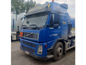 Caminhão tanque VOLVO FM 400