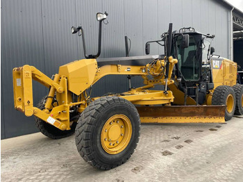 Motoniveladora CATERPILLAR 140M