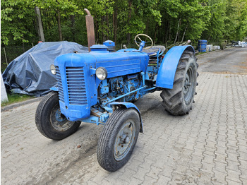 Trator ZETOR