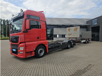 Camião transportador de contêineres/ Caixa móvel MAN TGX 26.500