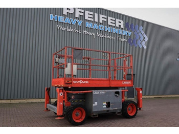 Plataforma de Tijera/ Plataforma de tesoura SKYJACK