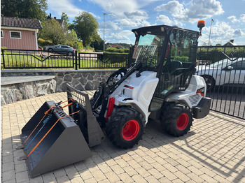 Pá carregadora de rodas BOBCAT L28