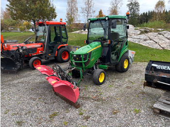 Trator JOHN DEERE 1026R