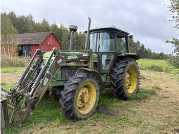 Trator JOHN DEERE 3350