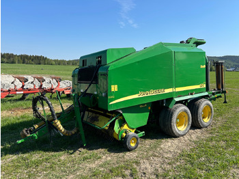 Enfardadeira de fardos redondos JOHN DEERE