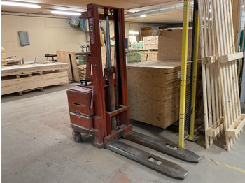 Equipamento de movimentação BT