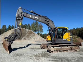 Escavadeira VOLVO ECR235EL