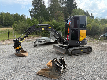 Escavadeira VOLVO ECR25D