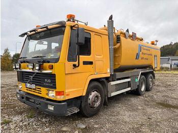 Caminhão limpa fossa VOLVO FL10
